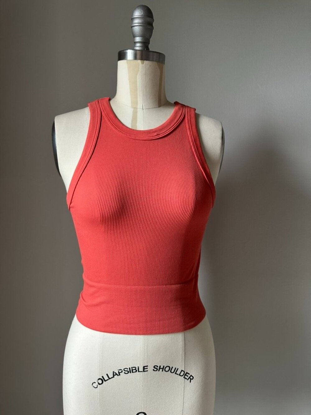 NWT Basik Coral Ribbed Seamless Crop Tank Top One Size Stretchy